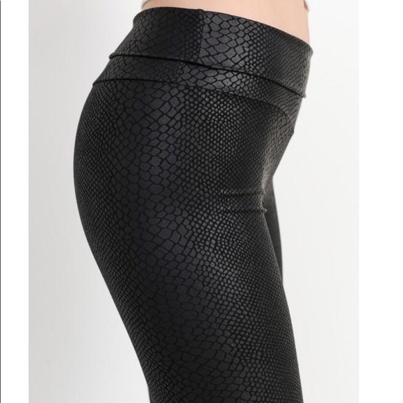 ◾️Snake Skin leggings 🐍 - Picture 3 of 5